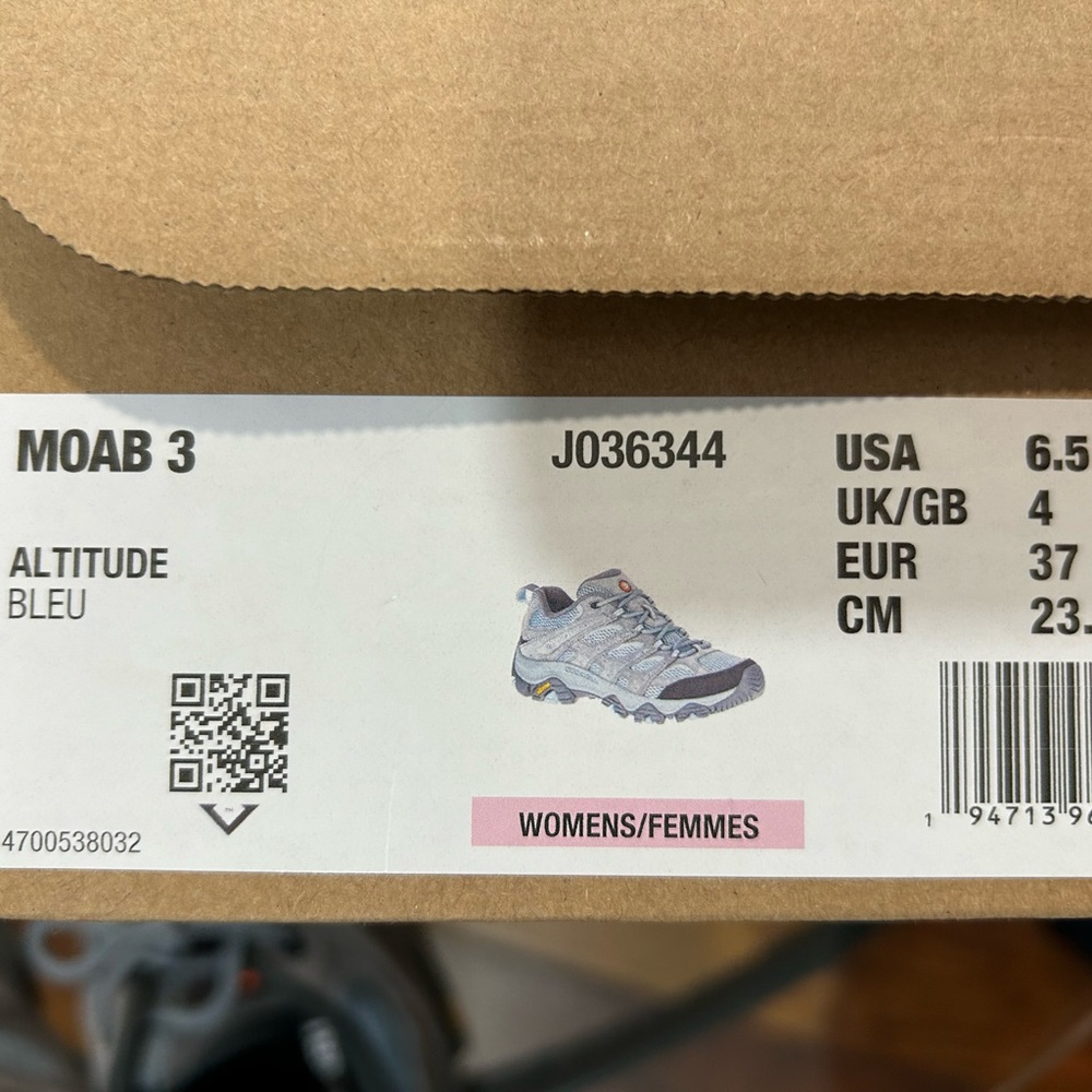 Brand New, Never Worn, Woman’s Merrell Moab 3 Waterproof Hiking Shoes - Picture 4 of 5